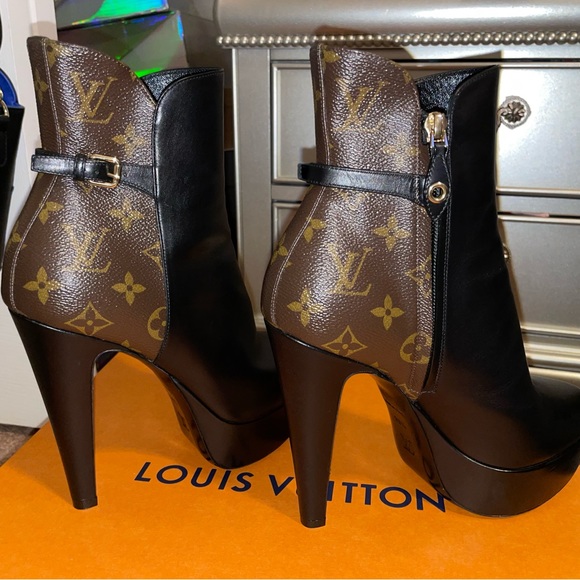 💯% AUTHENTIC LOUIS VUITTON AFTERGLOW PLATFORM ANKLE BOOT SIZE 8.5 - Picture 6 of 7